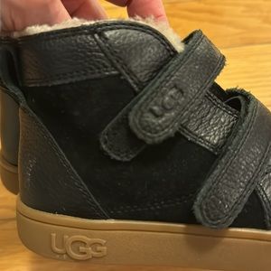 Kids Uggs Rennon High Top soft suede and leather black sneaker.Fuzzy.11.Worn.